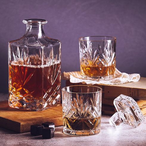 Classic Whisky Decanter, Glasses & Whisky Stones Box Set